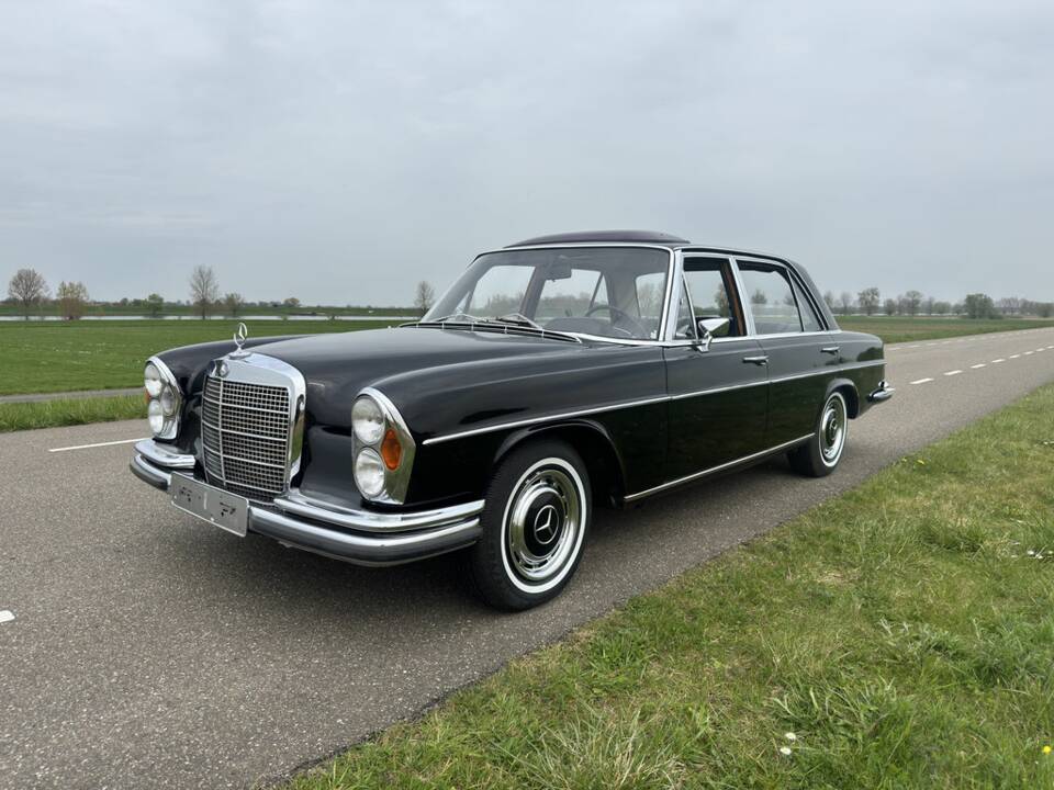 Image 1/8 of Mercedes-Benz 300 SEL 3.5 (1970)