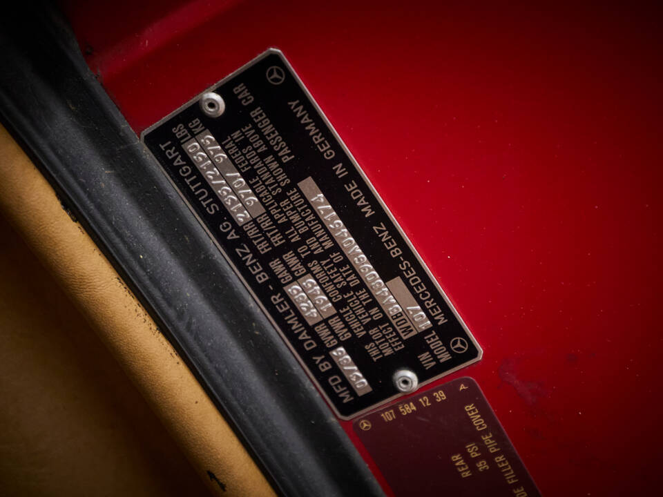 Image 65/89 of Mercedes-Benz 560 SL (1986)
