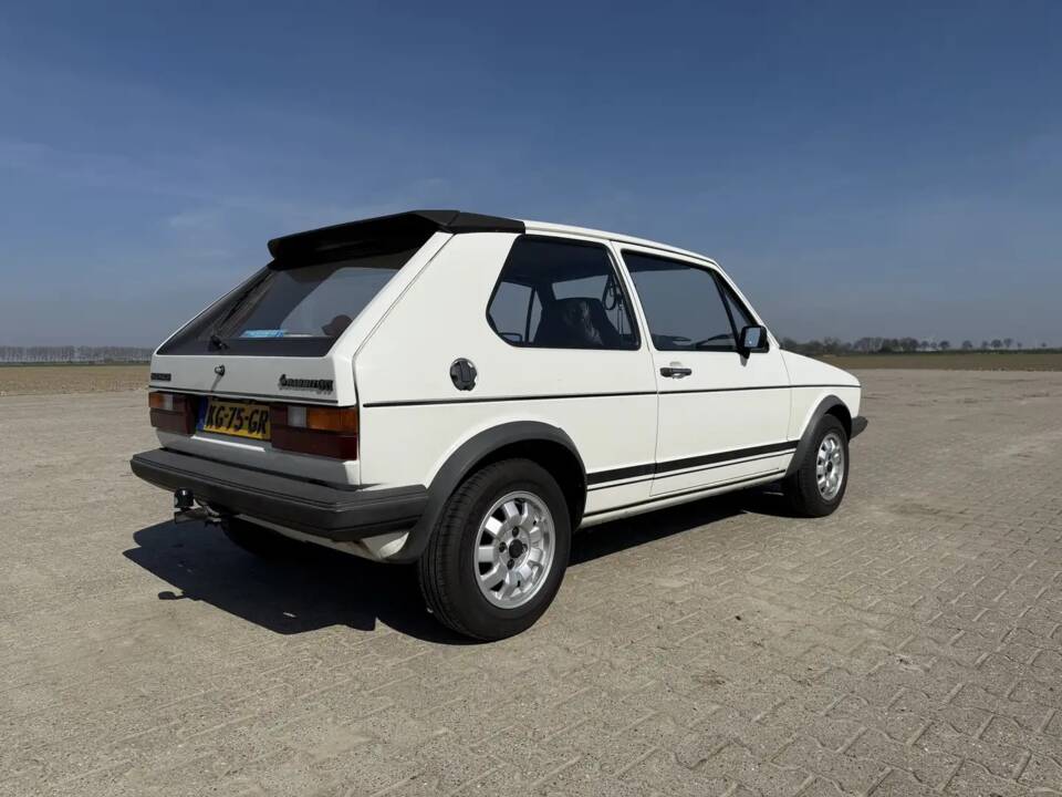 Image 3/10 de Volkswagen Golf Mk I GTI 1.8 (1983)