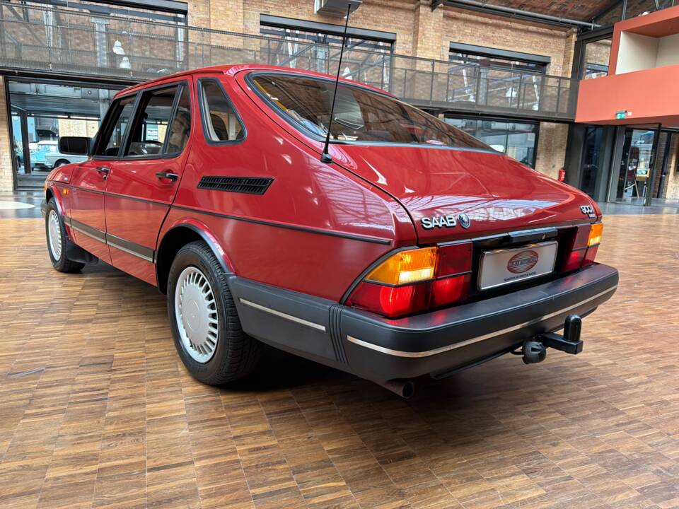 Image 15/42 of Saab 900 2.0i 16V (1991)