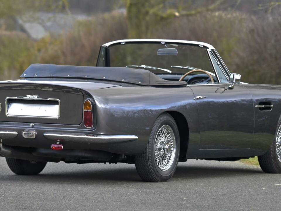 Bild 16/50 von Aston Martin DB 6 Vantage Volante (1969)