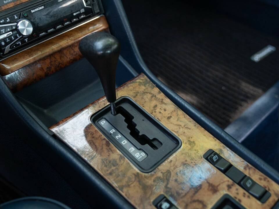 Afbeelding 41/50 van Mercedes-Benz 380 SEC (1982)