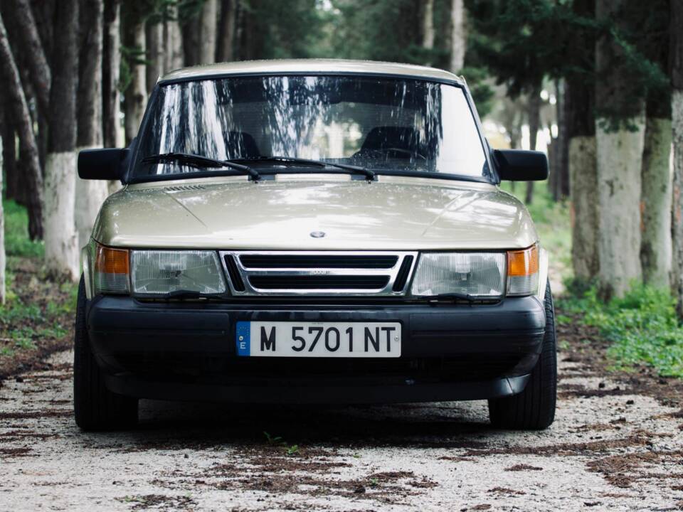 Image 49/50 of Saab 900 (1992)