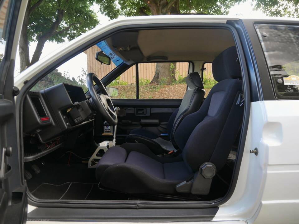 Image 22/26 of Citroën AX Sport (1987)