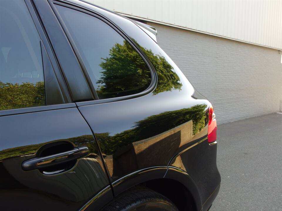 Image 26/98 of Porsche Cayenne GTS (2008)