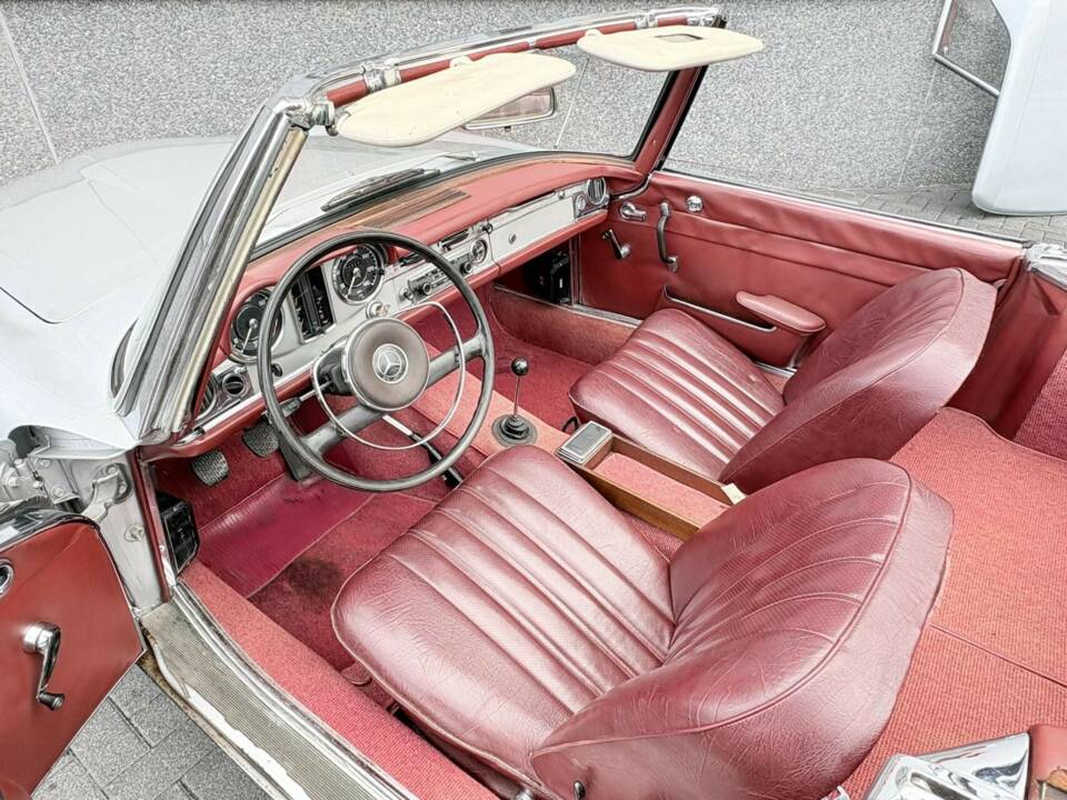 Image 28/50 of Mercedes-Benz 230 SL (1966)