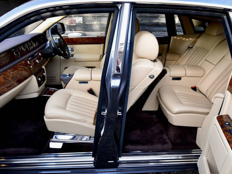 Immagine 40/50 di Rolls-Royce Phantom VII (2010)