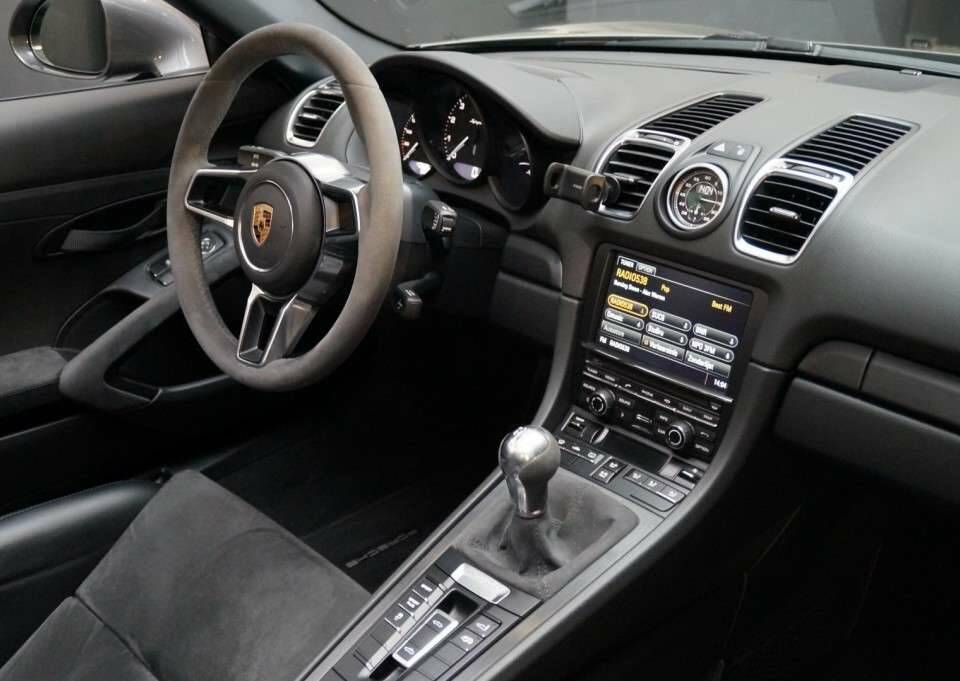 Image 16/50 of Porsche Boxster Spyder (2016)