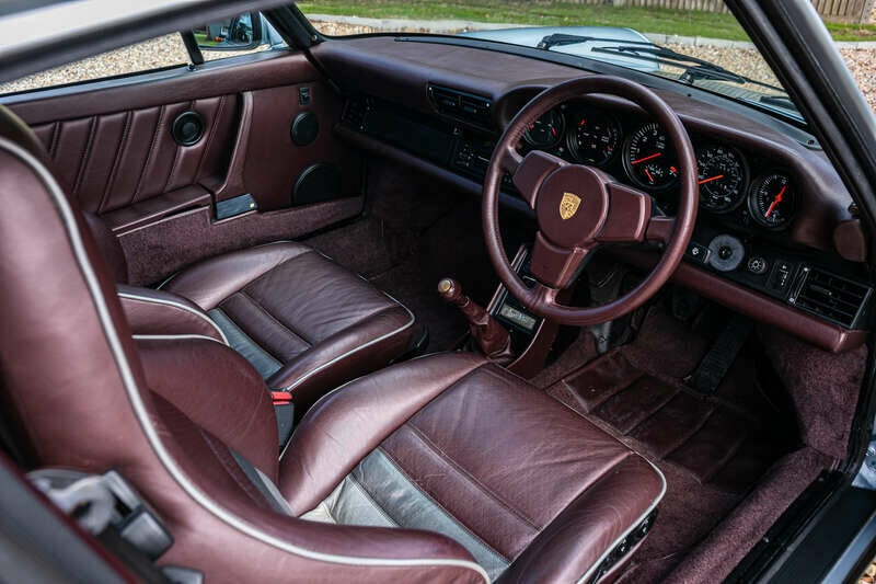 Image 2/40 de Porsche 911 Turbo LE (1989)