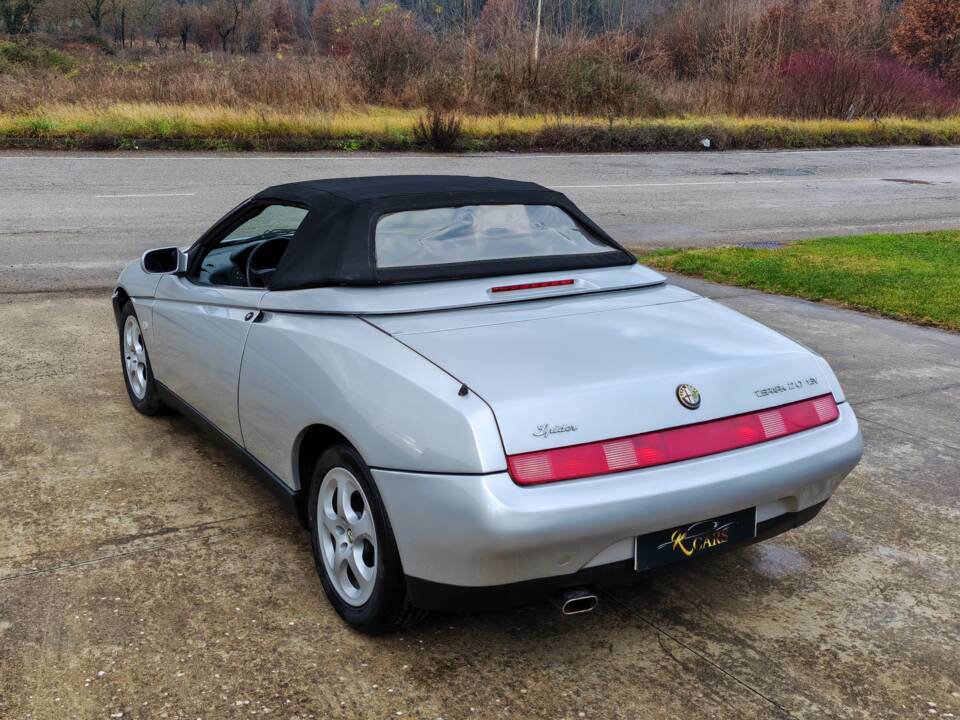 Bild 21/40 von Alfa Romeo Spider 2.0 Twin Spark 16V (1997)