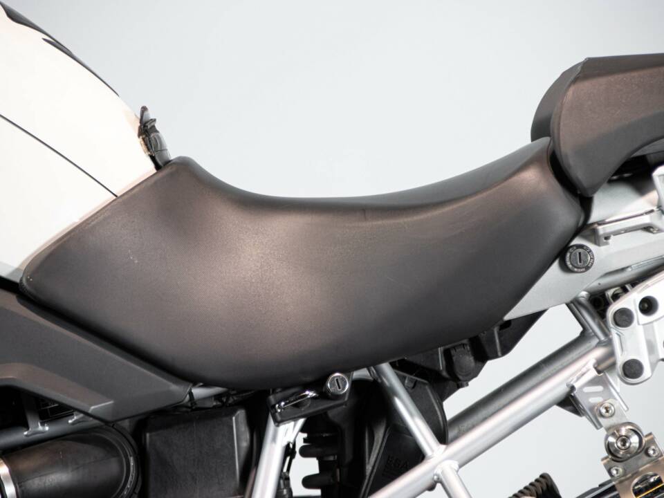 Image 22/50 of BMW DUMMY (2010)