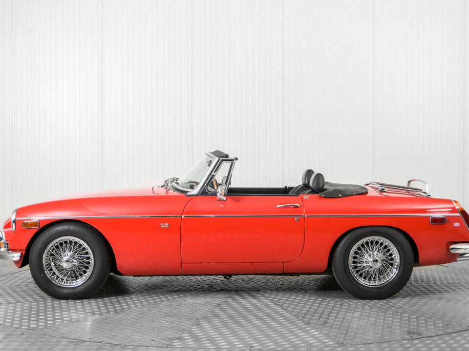 Bild 9/50 von MG MGB (1971)
