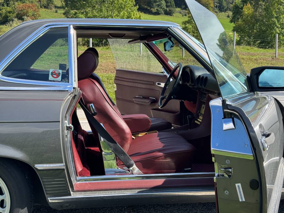 Image 16/26 of Mercedes-Benz 560 SL (1988)