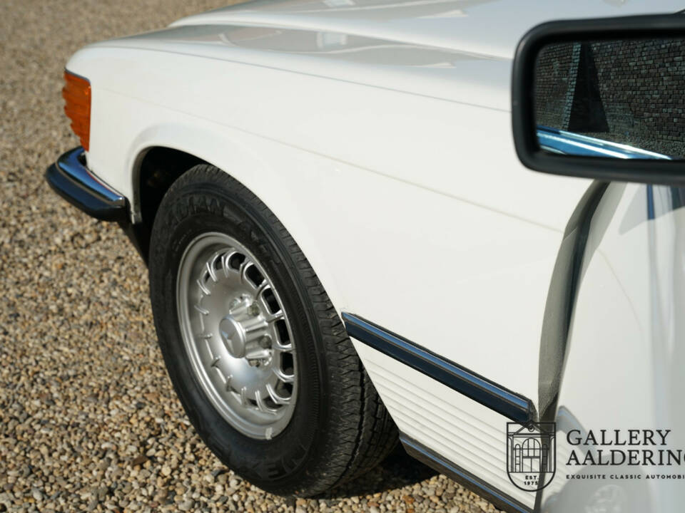 Image 17/50 of Mercedes-Benz 380 SL (1982)