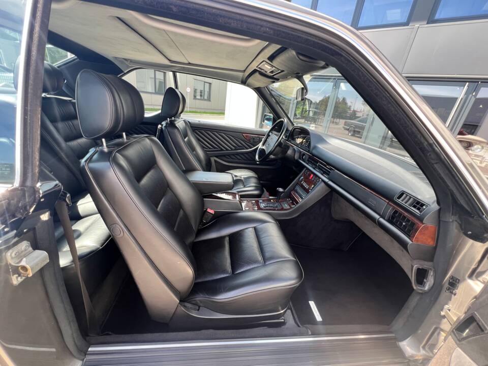 Bild 25/33 von Mercedes-Benz 560 SEC (1991)