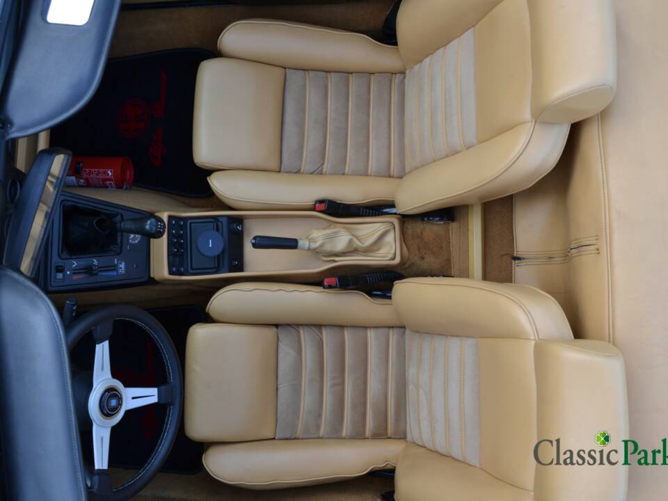 Image 32/50 of Alfa Romeo 2.0 Spider (1990)