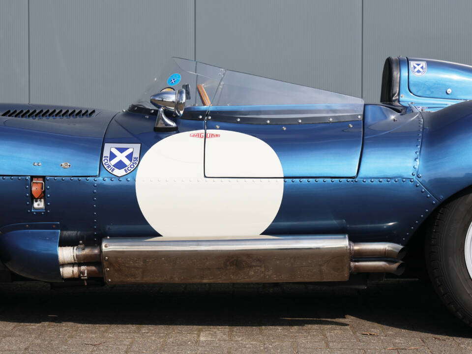 Image 37/60 of Jaguar D-Type (1967)