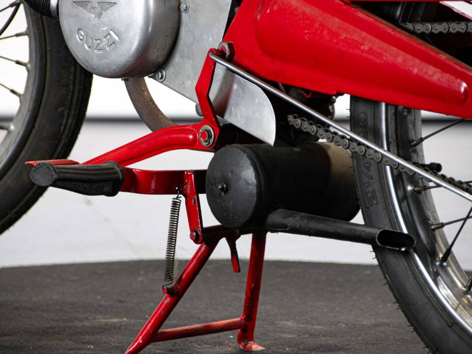 Image 31/42 of Moto Guzzi Motoleggera 65 (1954)