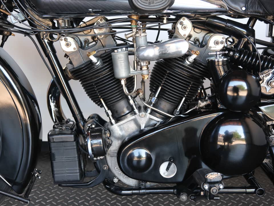 Image 69/99 of Brough-Superior SS 100 (1933)
