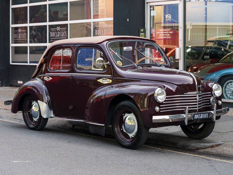 Immagine 7/33 di Renault 4 CV Décapotable (1951)