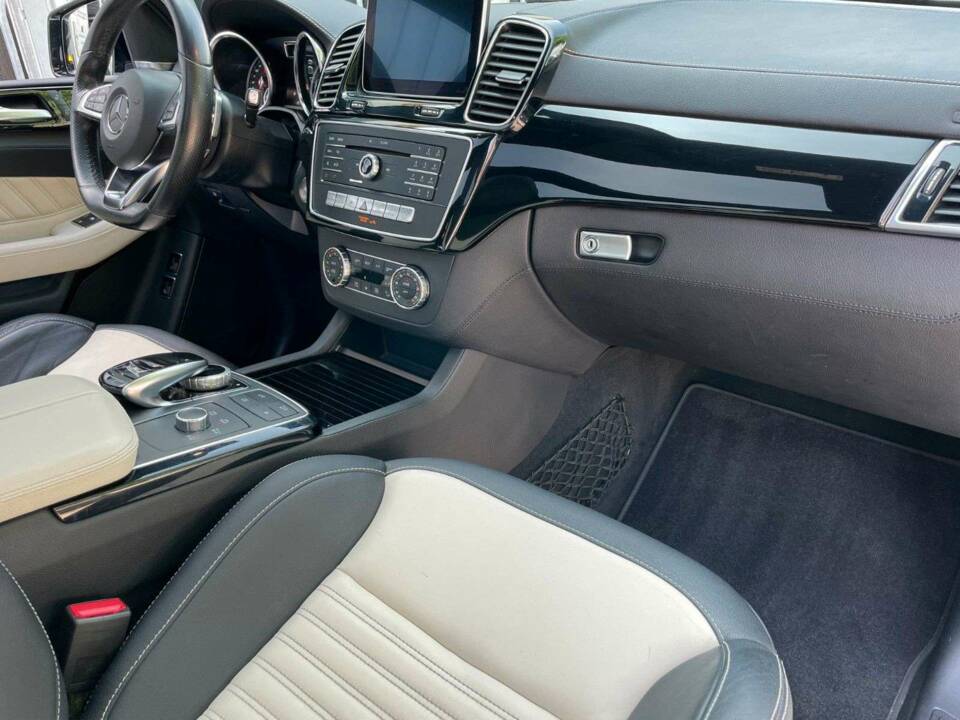 Imagen 16/19 de Mercedes-Benz GLE 350 d 4MATIC (2016)