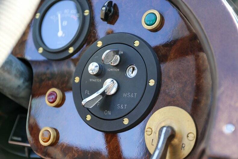 Image 7/50 of Bentley Mk VI Straight Eight B81 Special (1951)