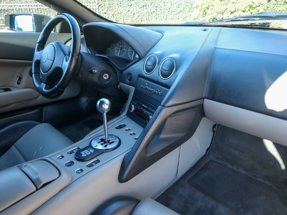 Image 49/50 de Lamborghini Murciélago (2003)