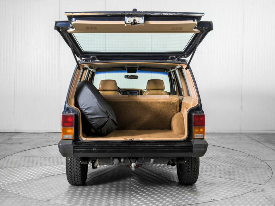 Bild 38/50 von Jeep Cherokee 2.8L V6 (1986)