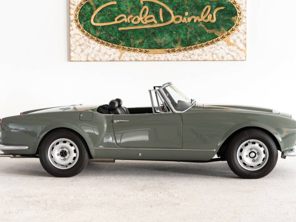 Image 12/38 of Lancia Aurelia B24 Convertible (1957)
