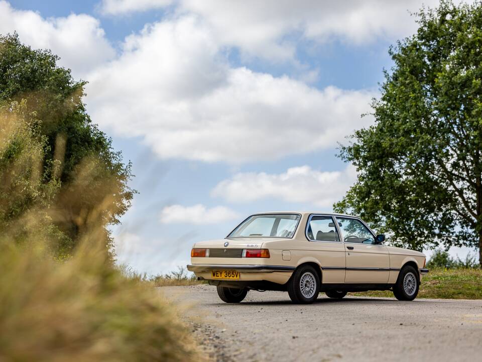 Image 13/48 of BMW 320/6 (1980)