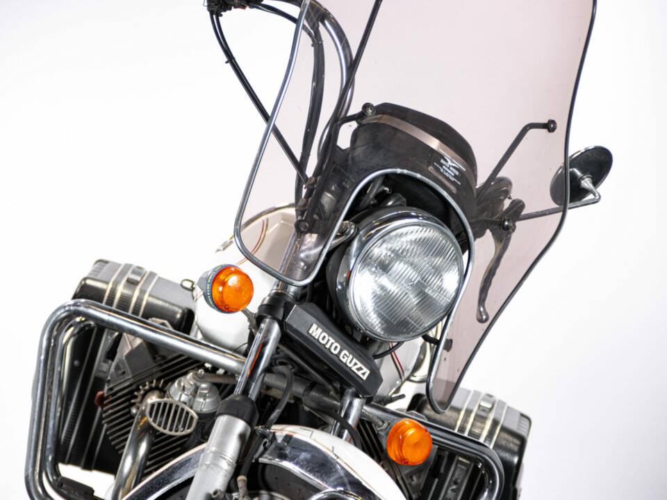 Image 44/44 de Moto Guzzi California II (1983)