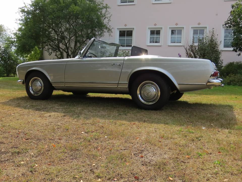 Image 10/41 of Mercedes-Benz 230 SL (1966)