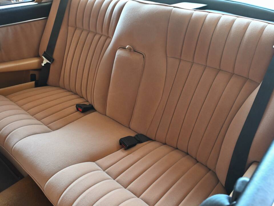 Bild 33/36 von Daimler Sovereign 4.2 (1976)