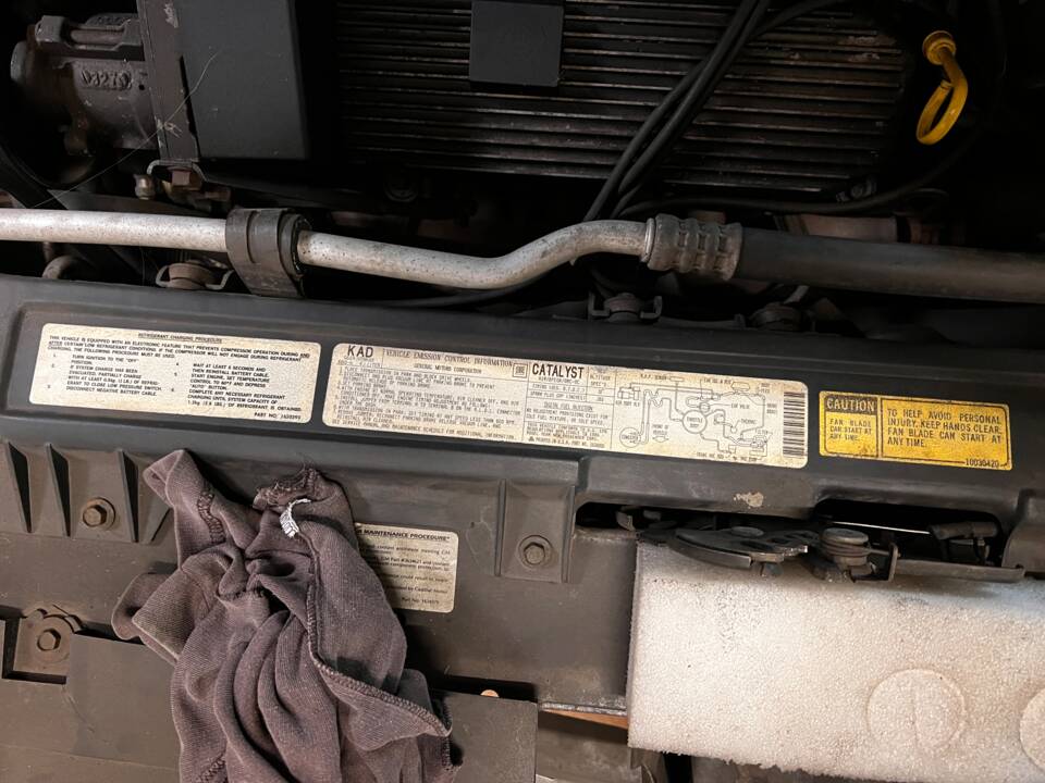 Image 21/23 of Cadillac Convertible de Ville (1986)