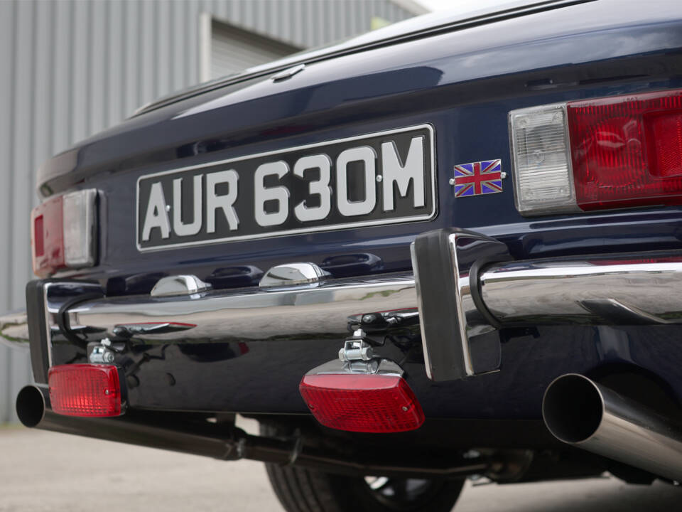 Image 5/8 of Jensen Interceptor MK III (1974)