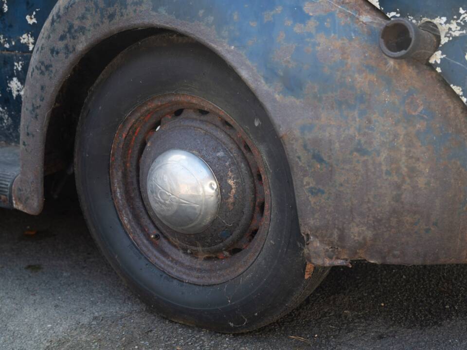 Image 15/134 of Ford V8 (1937)