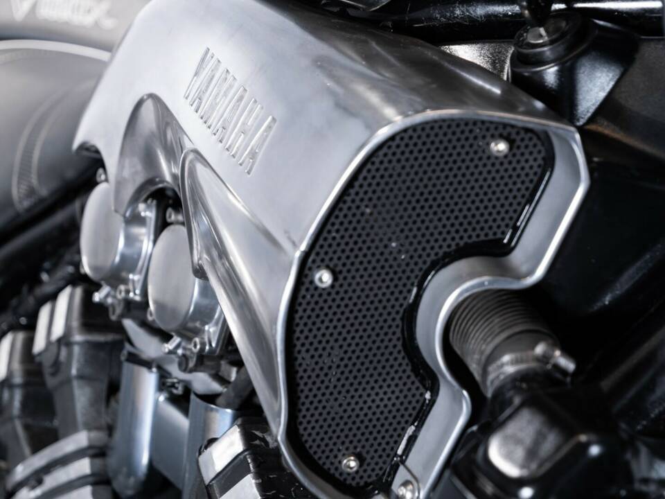 Image 12/50 of Yamaha V-Max 1200 (1991)