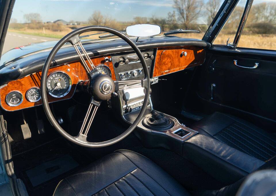 Image 1/7 de Austin-Healey 3000 Mk III (BJ8) (1966)