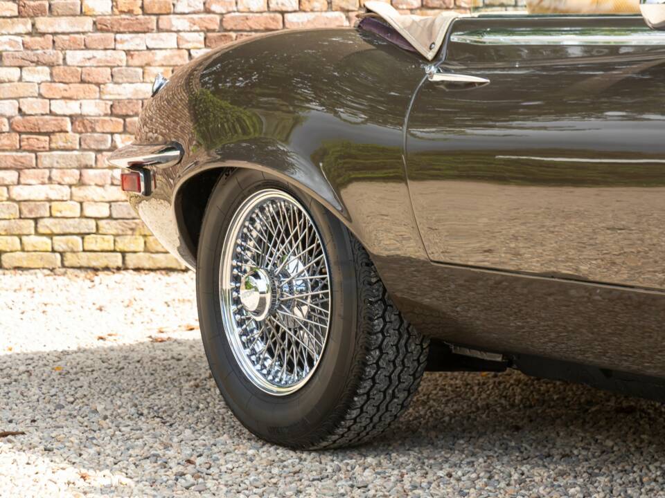 Image 27/50 de Jaguar Type E V12 (1973)