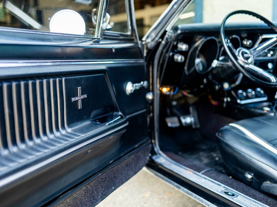 Image 15/29 of Chevrolet Camaro (1967)