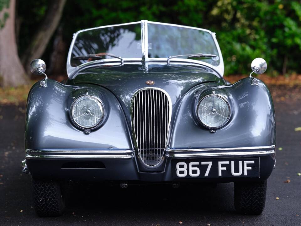 Image 6/33 of Jaguar XK 120 OTS (1951)