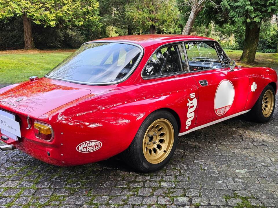 Image 7/19 of Alfa Romeo Giulia 1750 GT Am (1967)