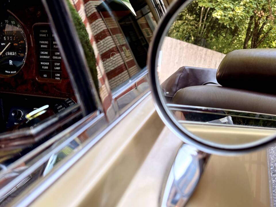 Image 15/17 of Rolls-Royce Corniche I (1976)