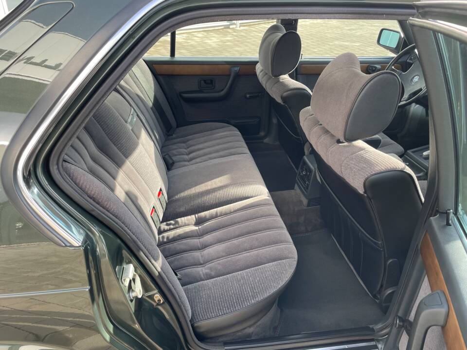 Afbeelding 12/26 van BMW 732i (1986)