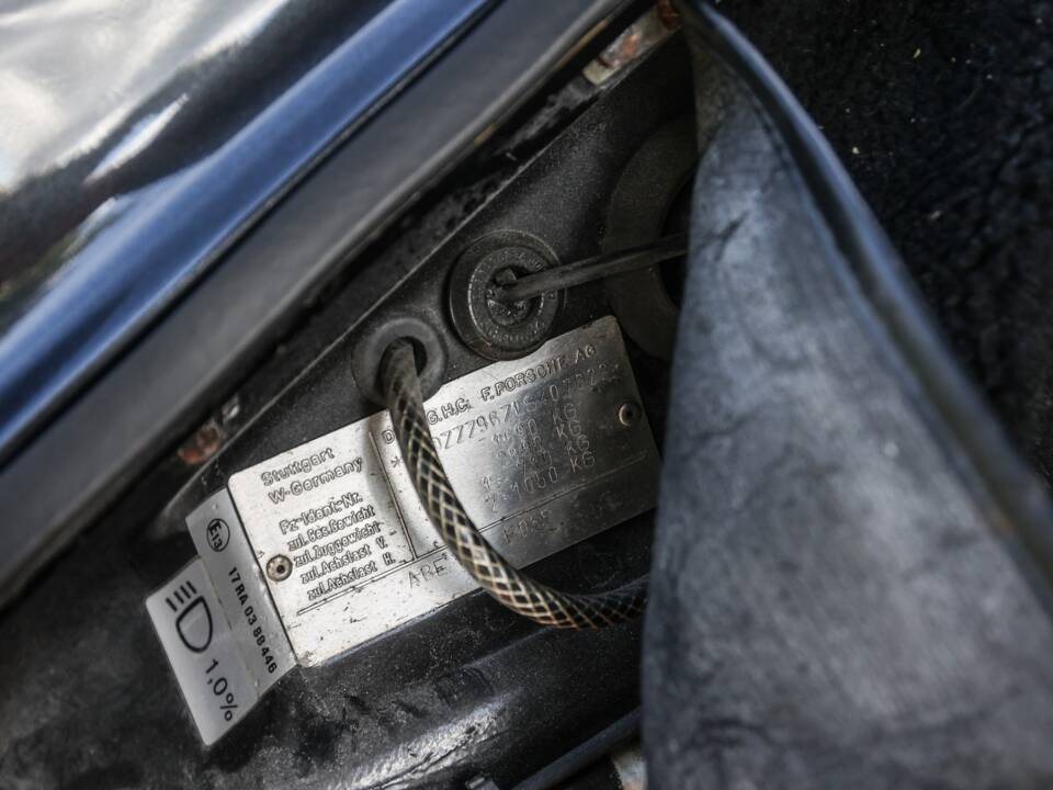 Bild 41/41 von Porsche 911 Carrera 2 (1990)