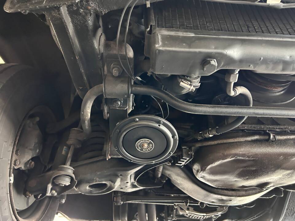 Image 24/36 of Mercedes-Benz 280 SL (1970)