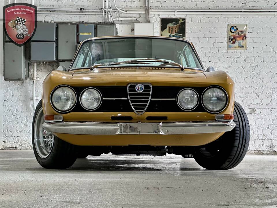 Image 63/96 of Alfa Romeo 1750 GT Veloce (1969)