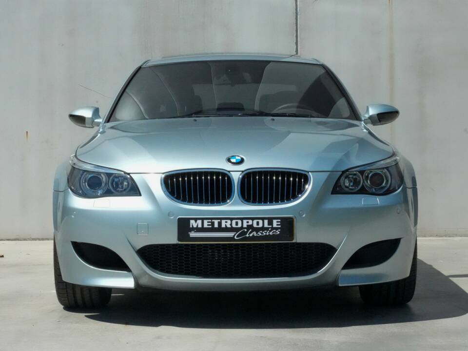 Bild 15/46 von BMW M5 (2005)