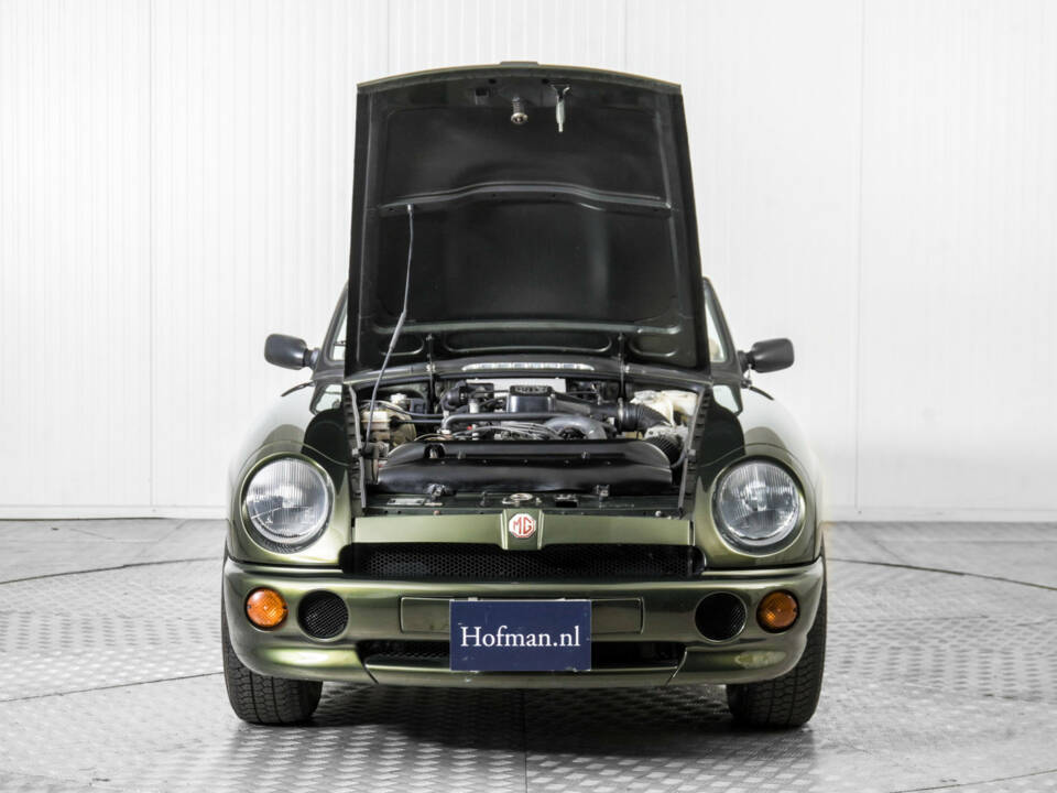 Image 37/50 of MG RV8 (1991)