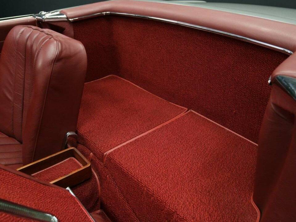 Bild 21/50 von Mercedes-Benz 250 SE (1968)